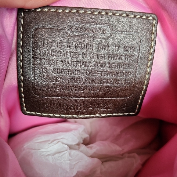 🖤Coach Rare Boutique Coach Cream Signature Crossbody Bag With Pink Interior - Picture 3 of 13